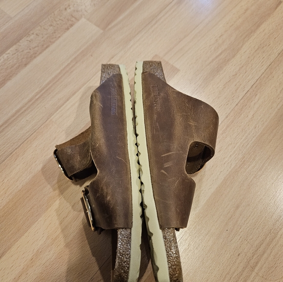 Arizona big buckle oiled leather sandals - Picture 5 of 5